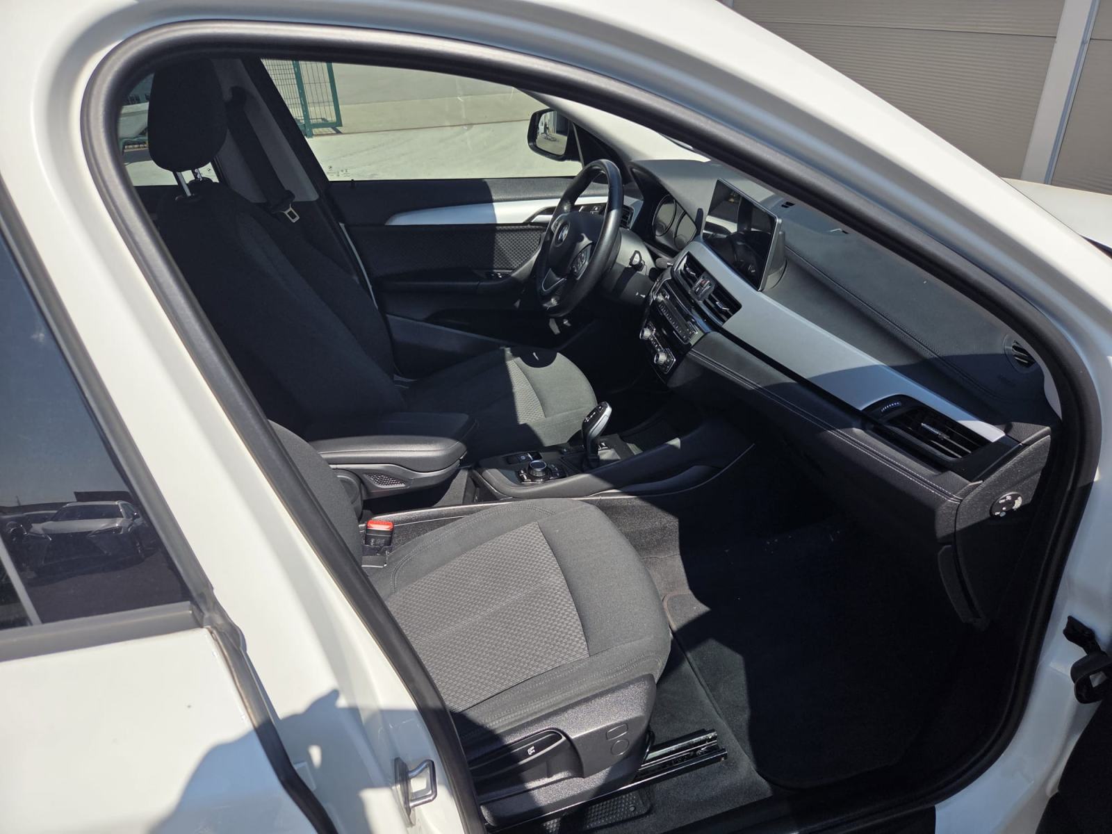 BMW X1 xDrive18d LCI--LED--PANORAMA--KAMERA--TOP STANJE!, fotografija 11