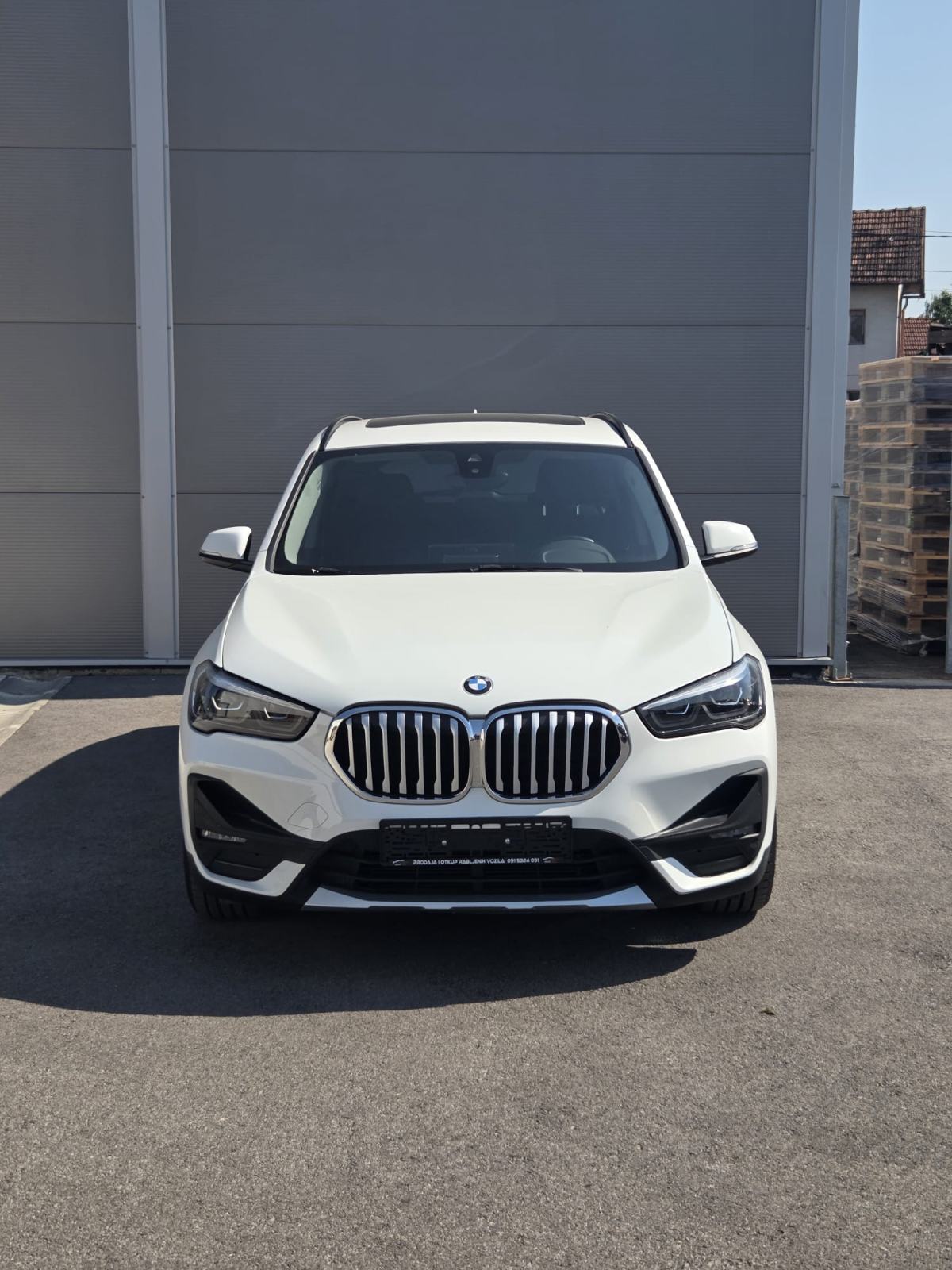 BMW X1 xDrive18d LCI--LED--PANORAMA--KAMERA--TOP STANJE!, fotografija 3