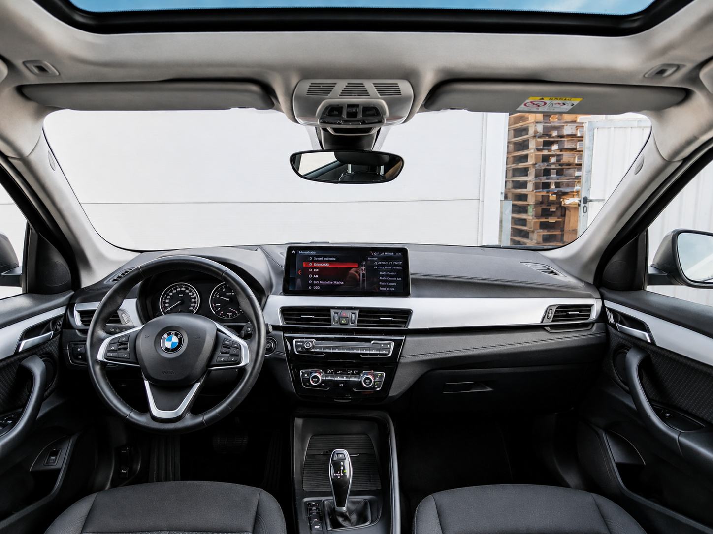 BMW X1 xDrive18d LCI--LED--PANORAMA--KAMERA--TOP STANJE!, fotografija 4