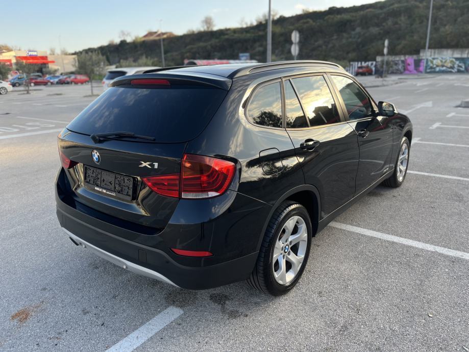 BMW X1 xDrive18d, park senzori, sport sjedala, alu 17”, fotografija 8