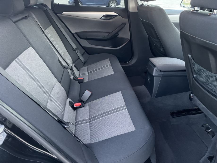 BMW X1 xDrive18d, park senzori, sport sjedala, alu 17”, fotografija 19