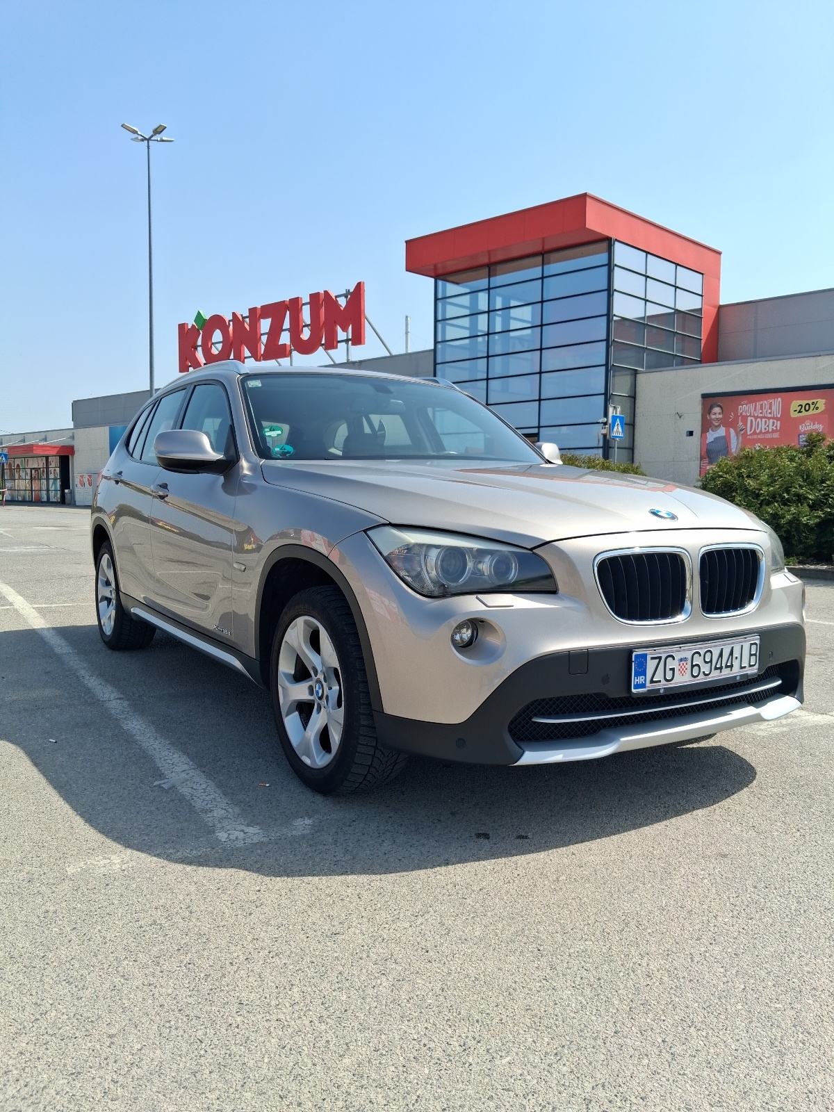 BMW X1 xDrive18d, pogled izvana - slika 3