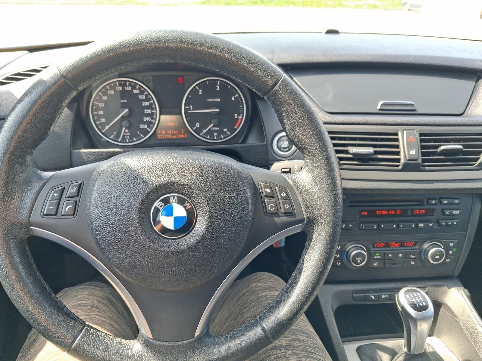 BMW X1 xDrive18d, fotografija 18