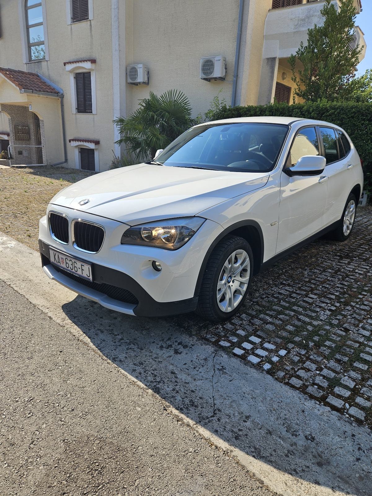 BMW X1 xDrive 18d, fotografija 3