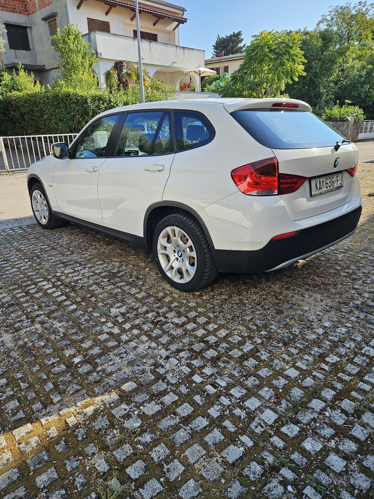 BMW X1 xDrive 18d, fotografija 4