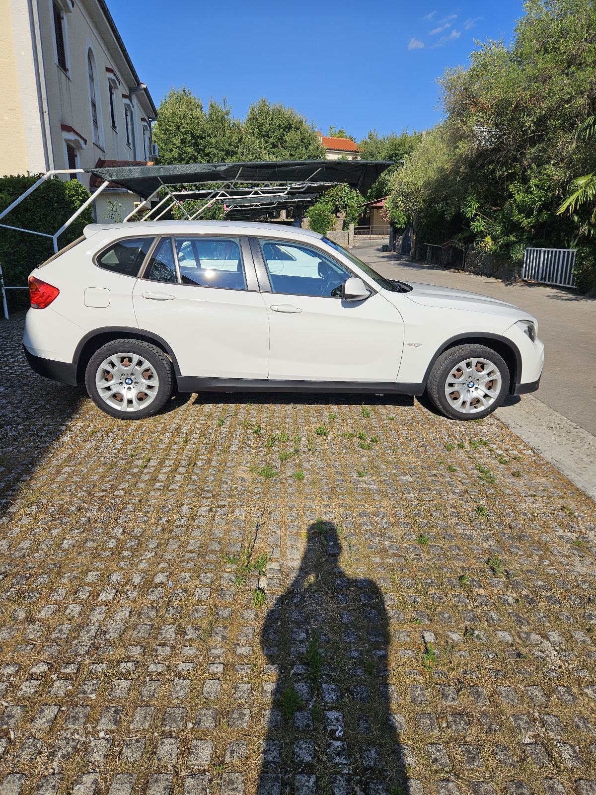 BMW X1 xDrive 18d, fotografija 2