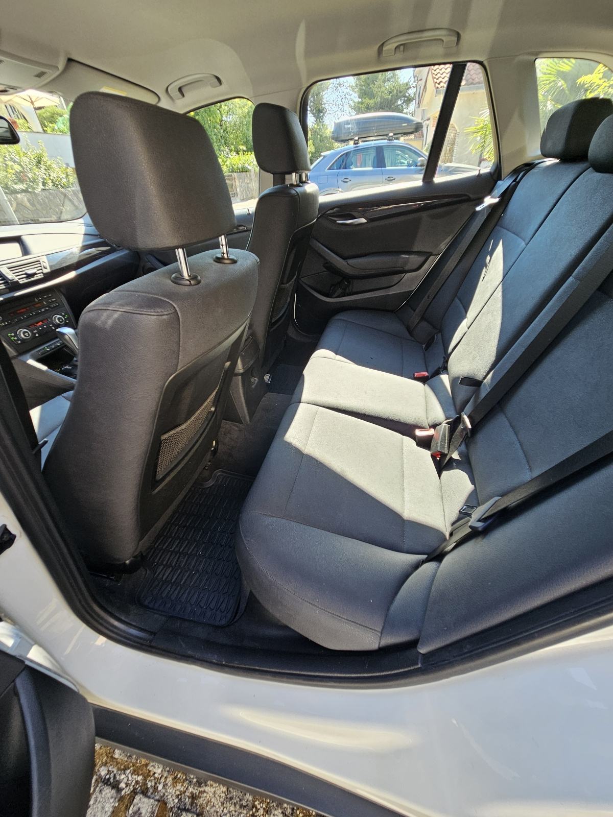 BMW X1 xDrive 18d, fotografija 10
