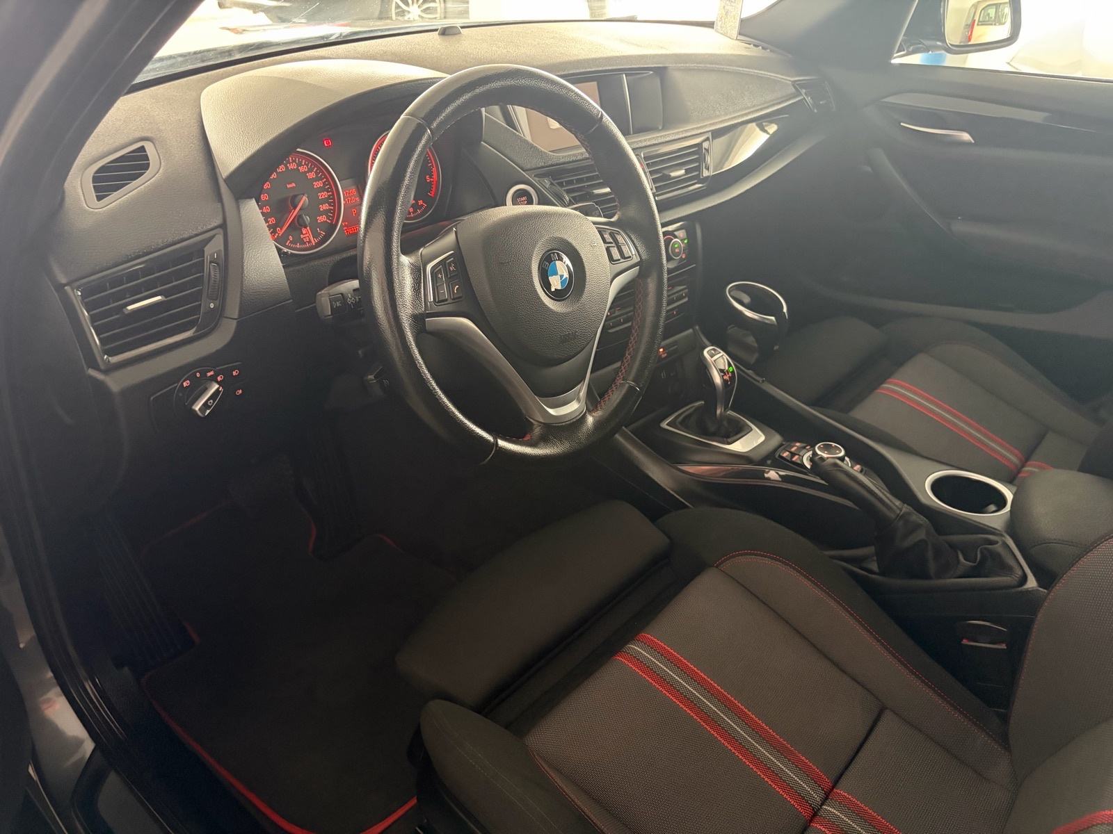 BMW X1 xDrive20d,AUTOMATIC,SPORT., fotografija 16