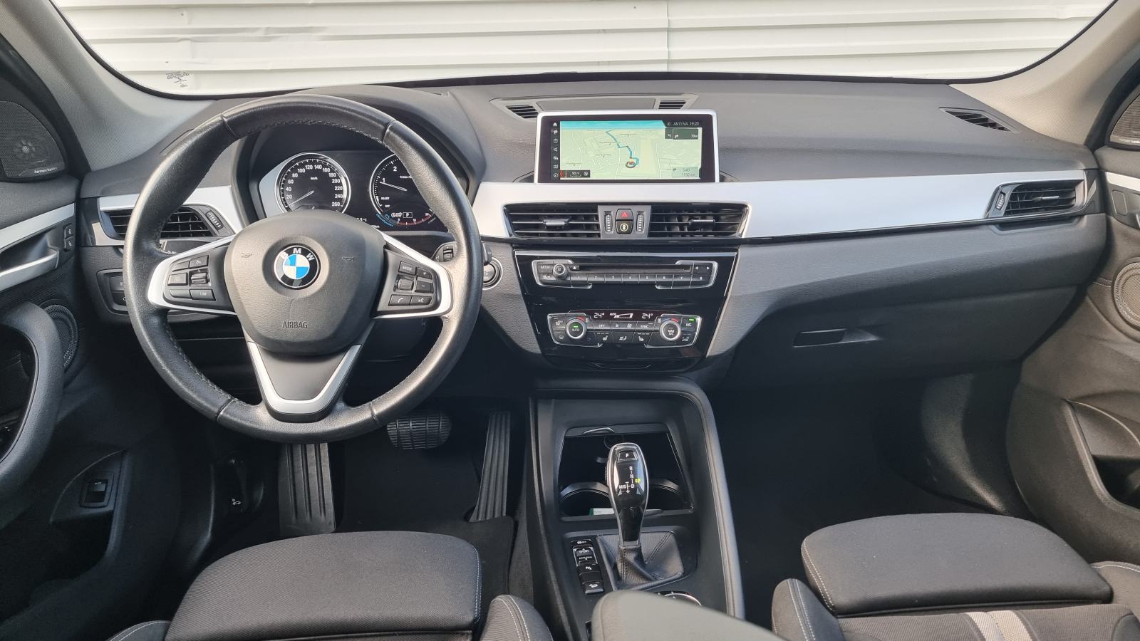 BMW X1 xDrive20d 190ks Automatik Advantage,HARMAN/KARDON, fotografija 7