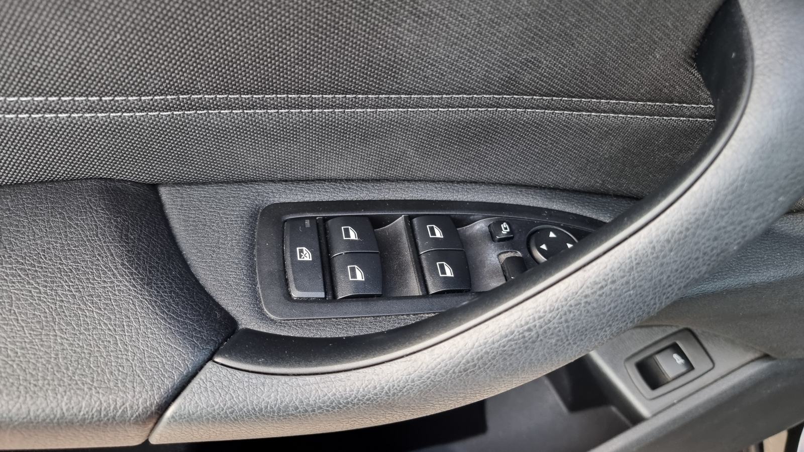 BMW X1 xDrive20d 190ks Automatik Advantage,HARMAN/KARDON, fotografija 17