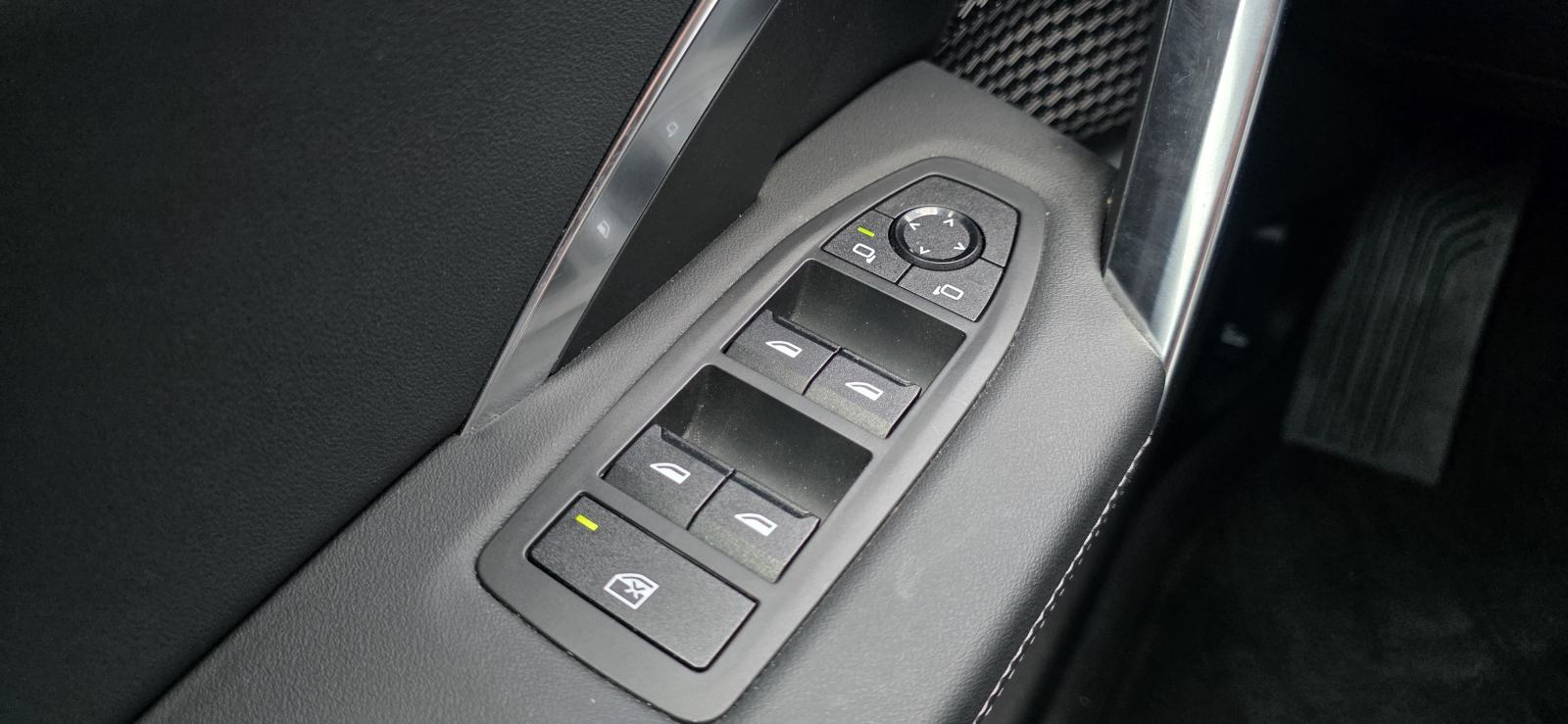 BMW X1 xDrive20d, 4X4, VIRTUAL, FULL LED, NAVI, TEMP, KAM, JAMSTVO..., fotografija 10