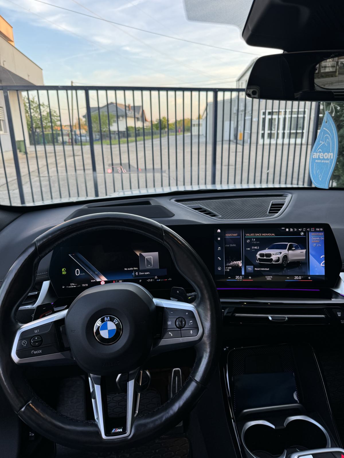 BMW X1 xDrive20d, fotografija 9