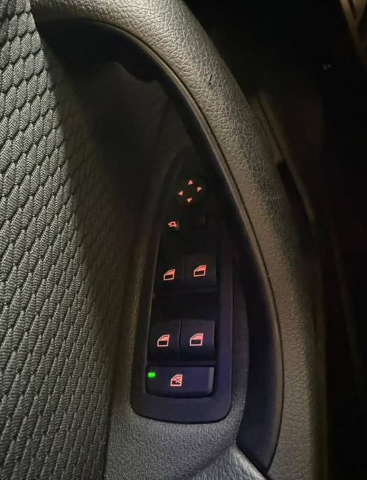 BMW X1 xDrive20d M paket, 87057km, fotografija 5