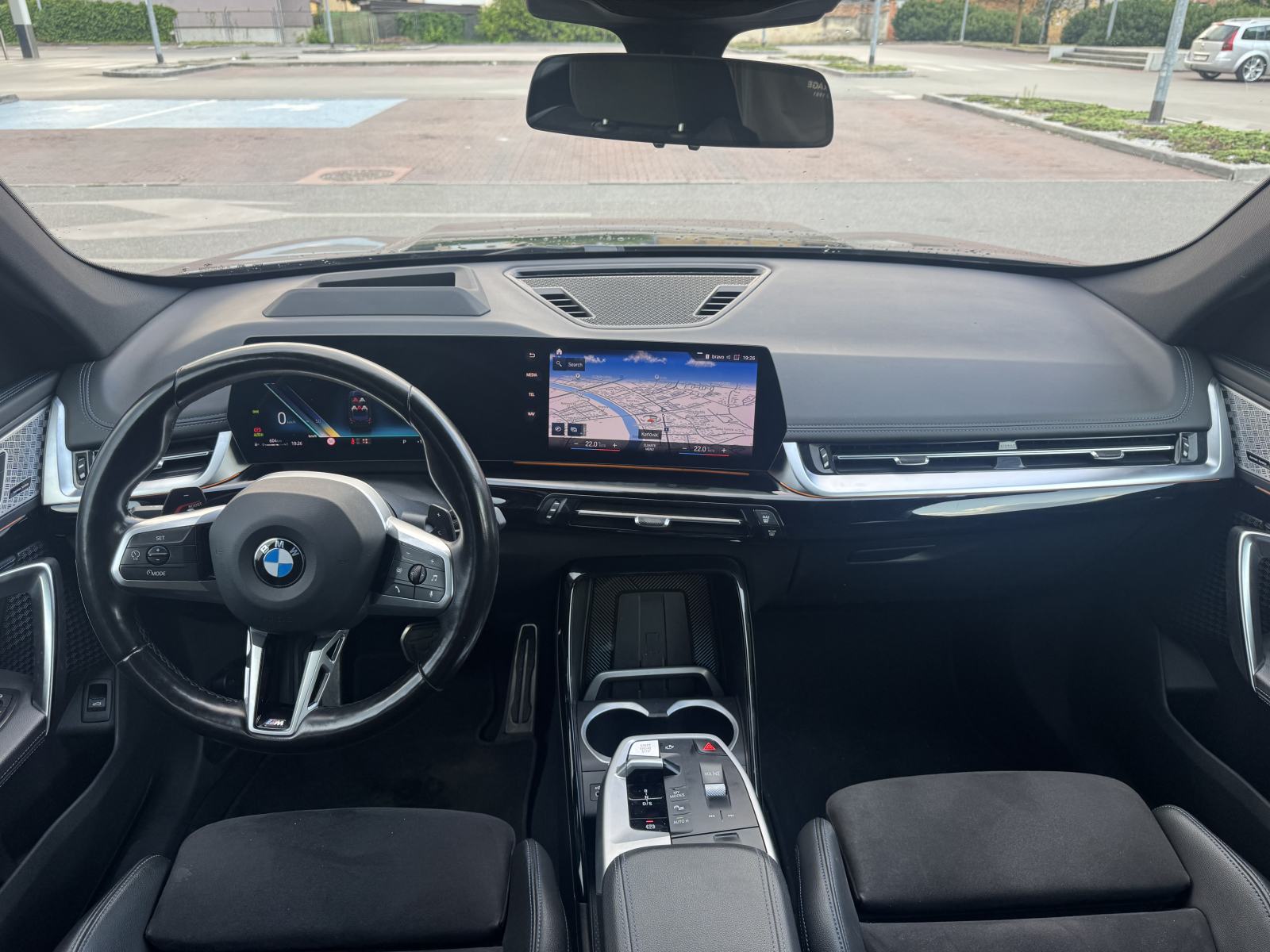 BMW X1 xDrive20d M sport paket, panorama, head up, harman kardon, fotografija 14