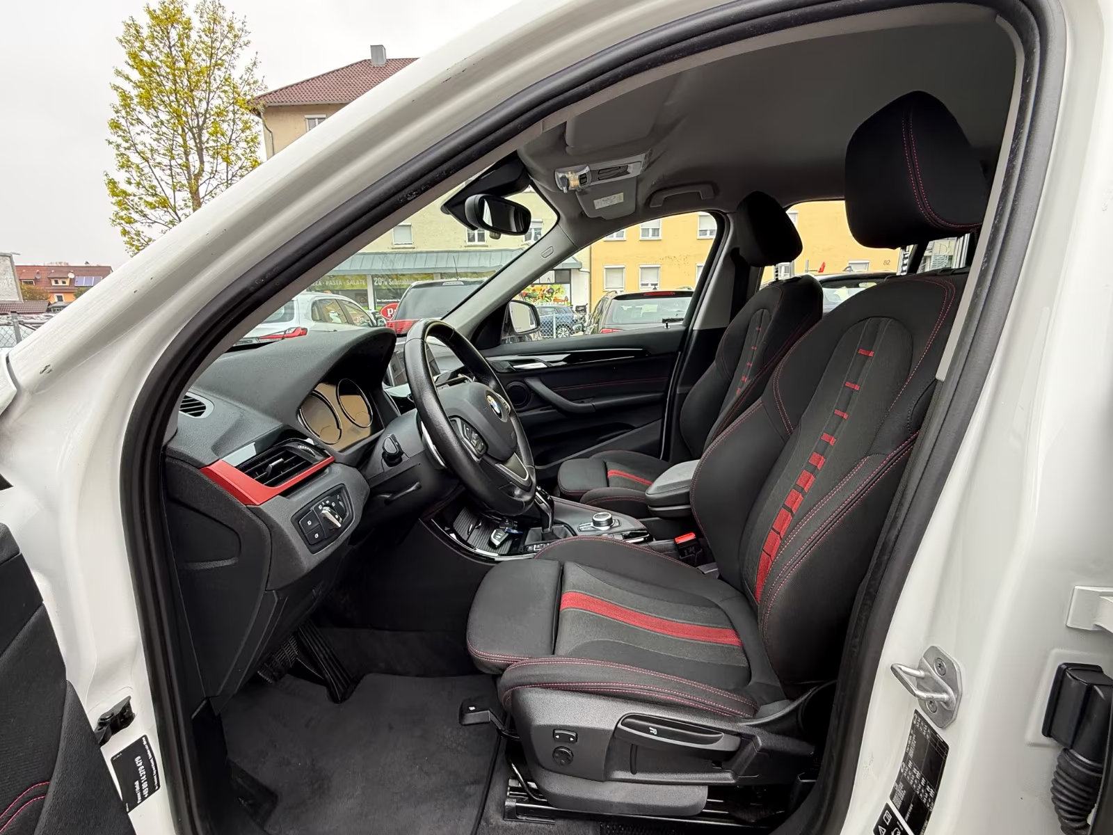 BMW X1 xDrive20d, Sport Line, Automatik, fotografija 3