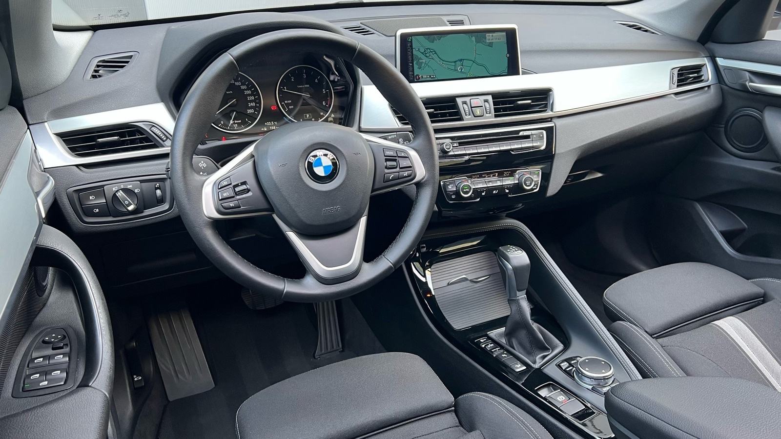 BMW X1 xDrive20d SportLine Automatik Panorama Head up, fotografija 11