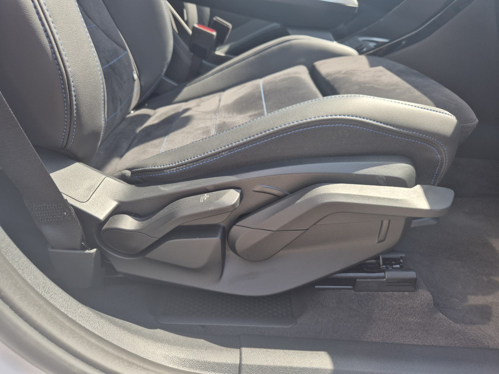 BMW X1 xDrive23d M-SPORT PAKET, fotografija 14