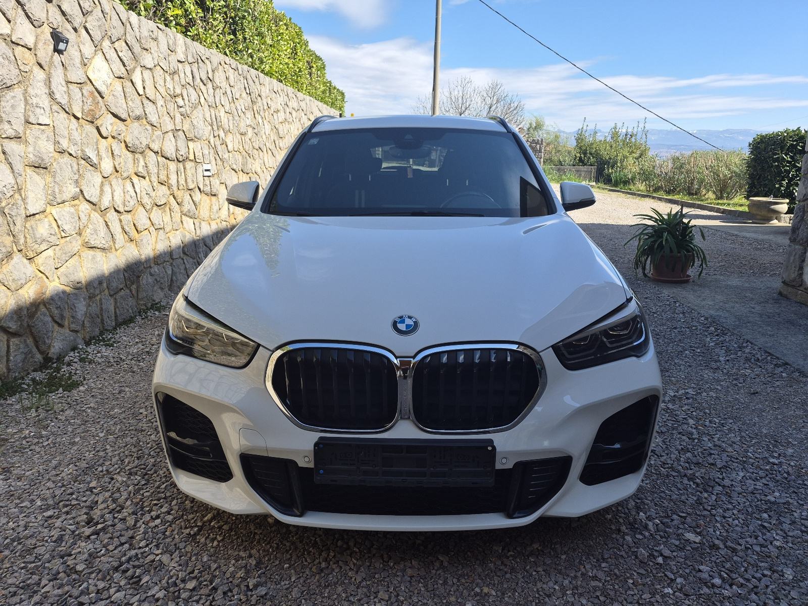 BMW X1 xDrive25e m-sport automatic, pogled izvana - slika 1