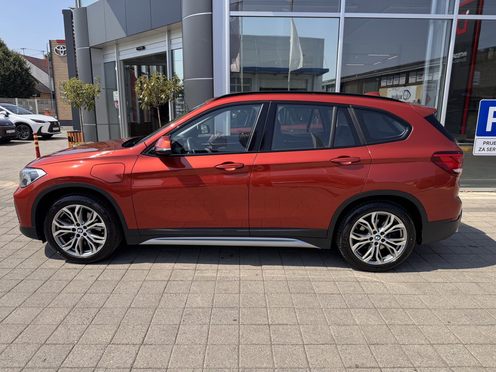 BMW X1 xDrive25e, SAMO 30.664 km!! AKCIJSKA CIJENA ! TOP STANJE !!, fotografija 4
