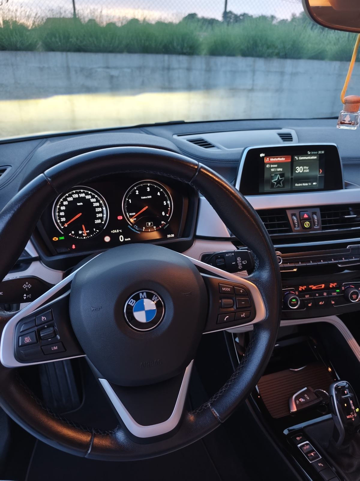 Bmw x2 118d. 2.0diesel.reg.godinu dana.servisiran.automatic., fotografija 11