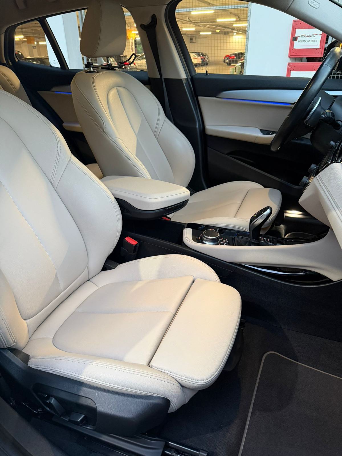 BMW X2 18d 2.0 150ks, Aut. FULL LED, HUD, R. KAMERA, TOP STANJE!!, fotografija 18