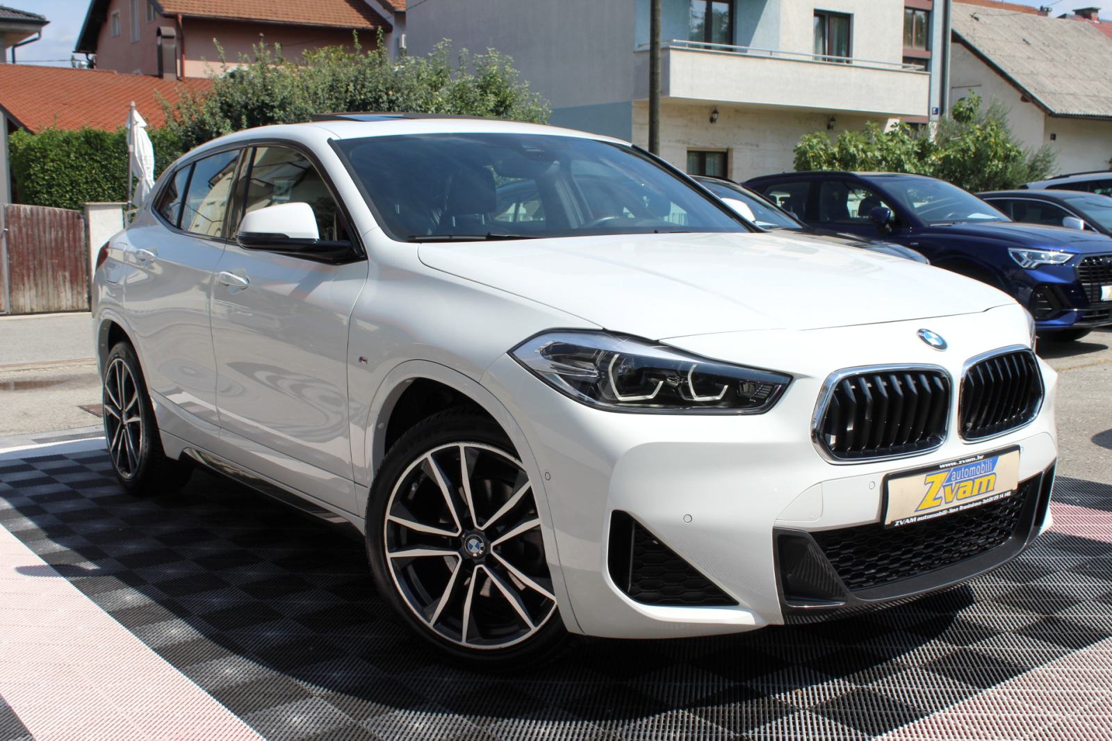 BMW X2 18d AUTOMATIK, M-PAKET, ALU 19, LED, KOŽA, PANORAMA, GARANCIJA., fotografija 1