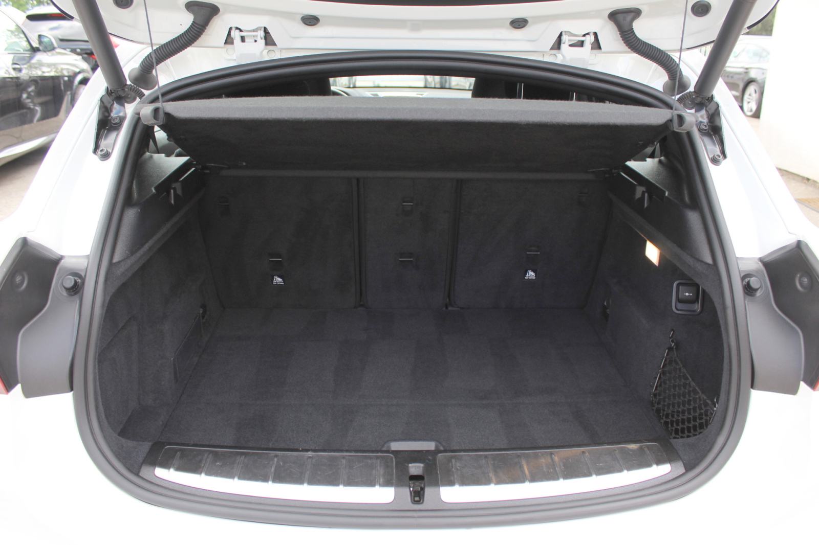 BMW X2 18d AUTOMATIK, M-PAKET, NAVIGACIJA, LED, KOŽA, ALU 17, ITD..., fotografija 15