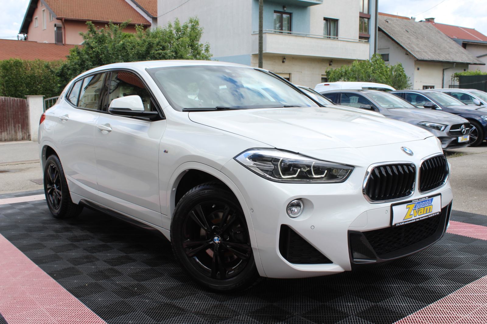 BMW X2 18d AUTOMATIK, M-PAKET, NAVIGACIJA, LED, KOŽA, ALU 17, ITD..., pogled izvana - slika 1