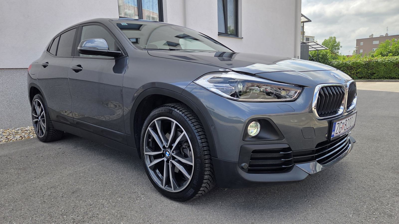 BMW X2 18i benzin automatik M felge i unutrasnjost kamera LED Keyless, fotografija 2
