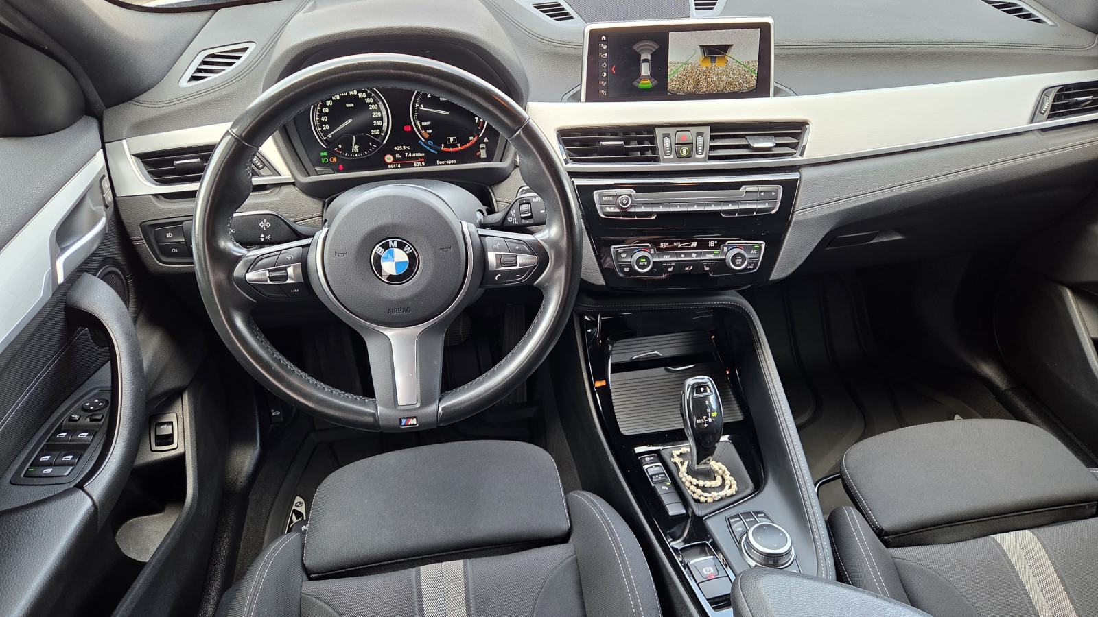 BMW X2 18i benzin automatik M felge i unutrasnjost kamera LED Keyless, fotografija 11
