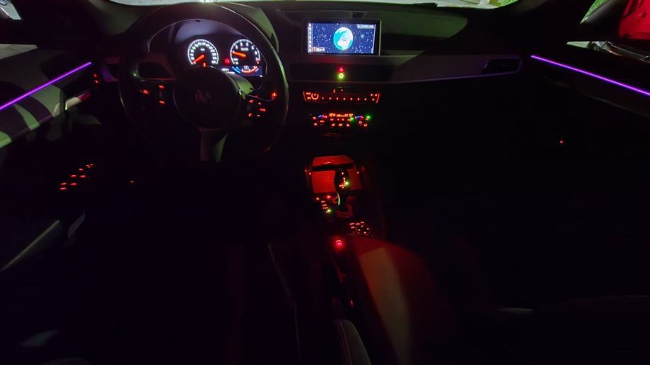 BMW X2 18i benzin automatik M felge i unutrasnjost kamera LED Keyless, fotografija 19