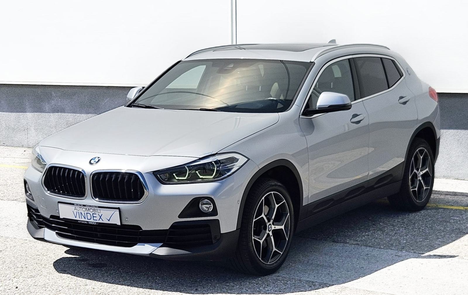 BMW X2 sDrive18d automatik Pano LED Navi KOŽA, fotografija 3