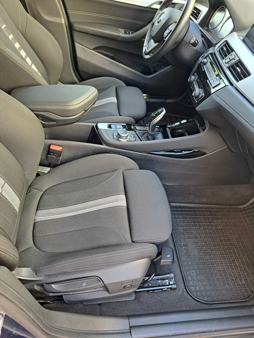 BMW X2 sDrive18d automatik, fotografija 11