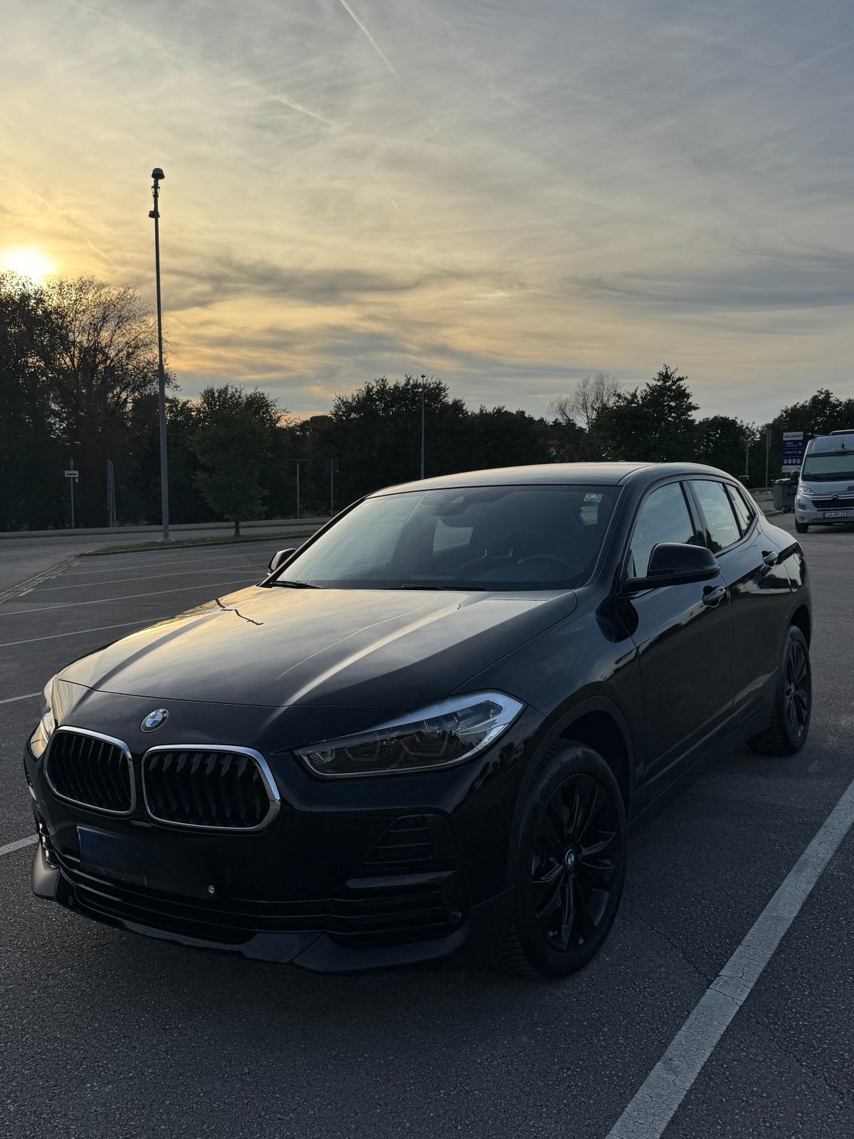 BMW X2 sDrive18d Automatik, Key less, Led, Grijana sjedala, fotografija 3