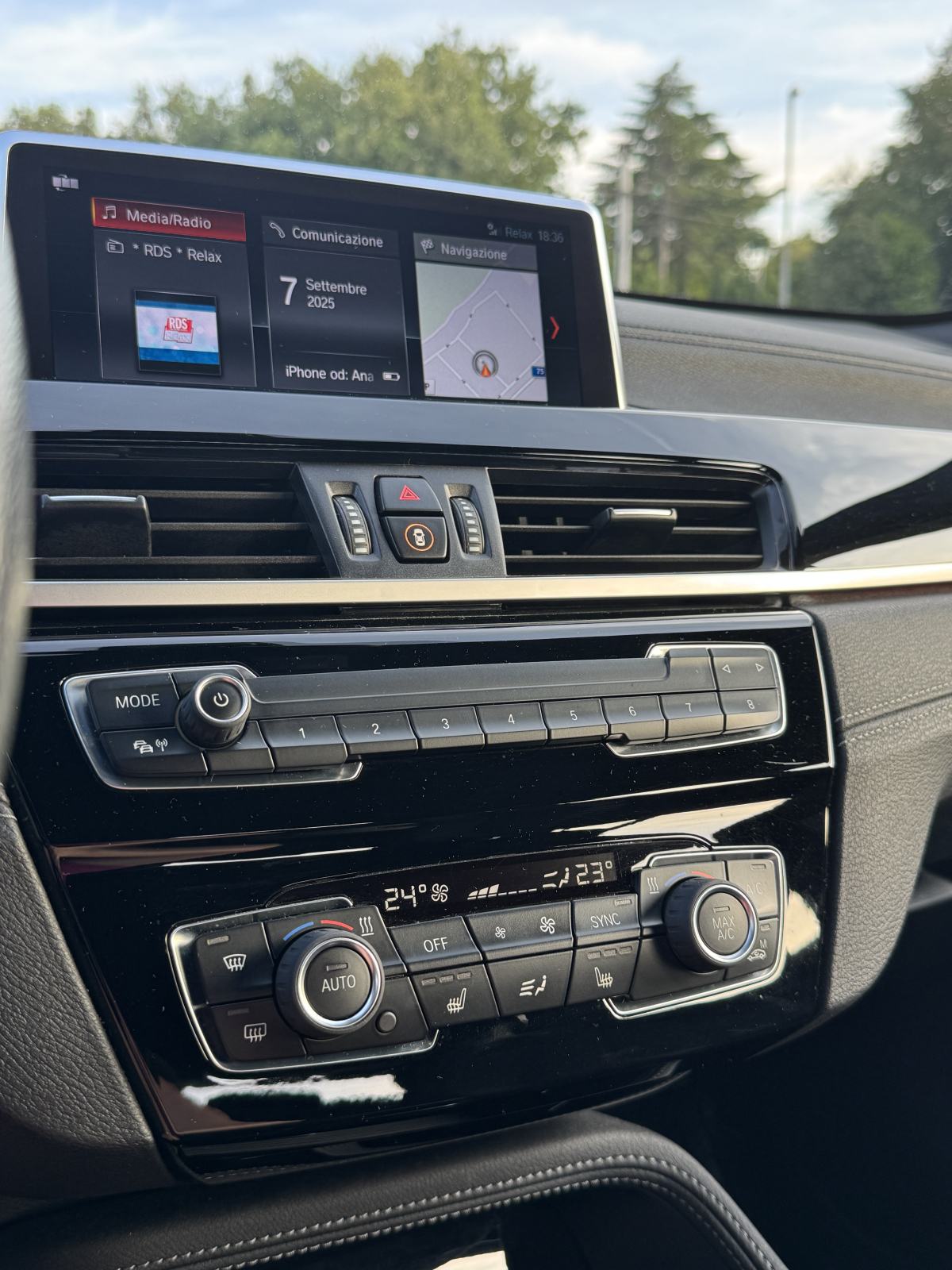 BMW X2 sDrive18d Automatik, Key less, Led, Grijana sjedala, fotografija 5