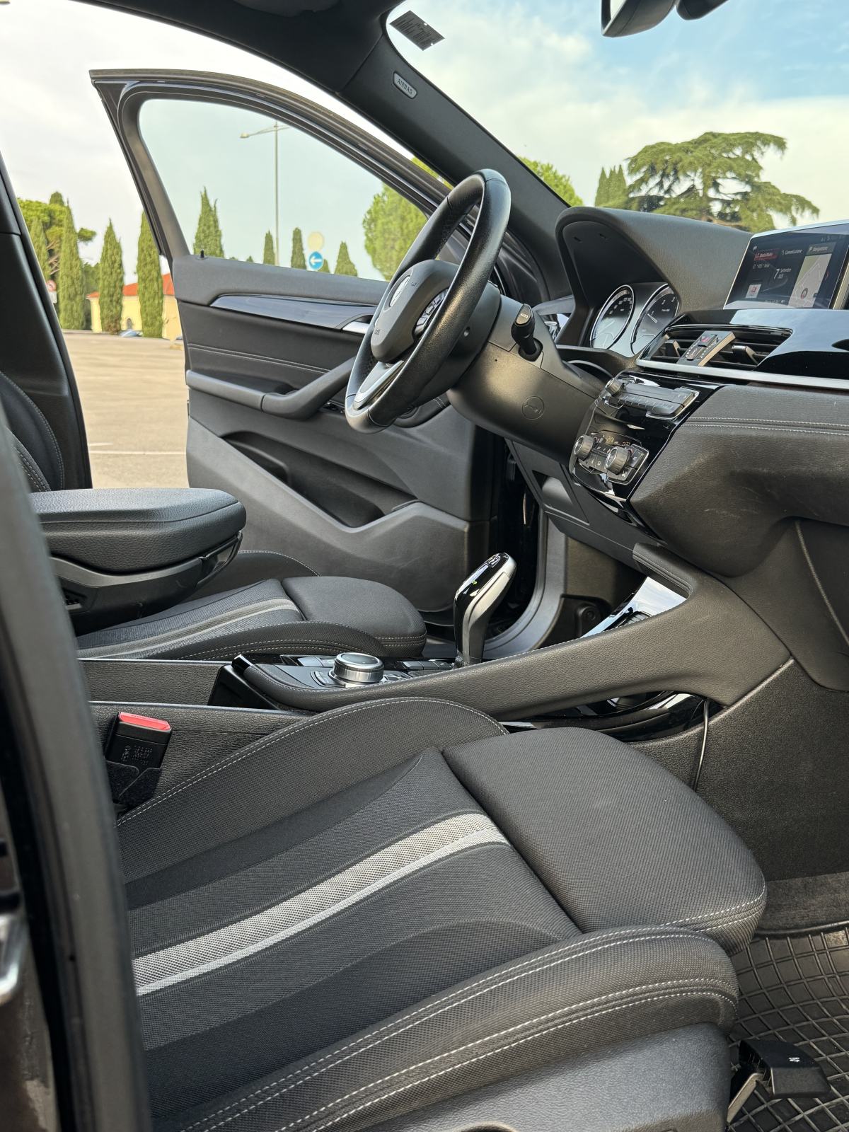 BMW X2 sDrive18d Automatik, Key less, Led, Grijana sjedala, fotografija 13