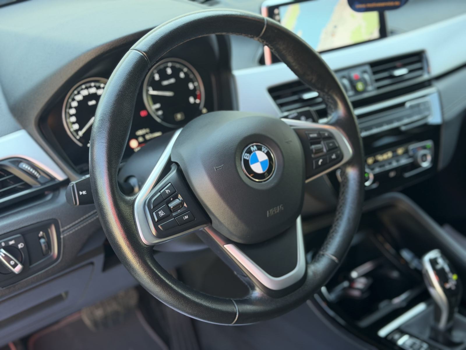 BMW X2 sDrive18d~Automatik~Panorama~Virtual~Full Led~Servisna~Jamstvo, fotografija 17