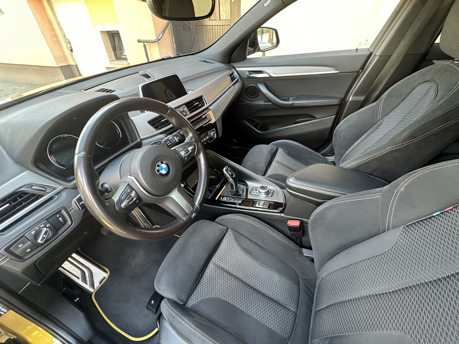 BMW X2 sDrive18d M PAKET, AUTOMATIK, PANORAMA, fotografija 9
