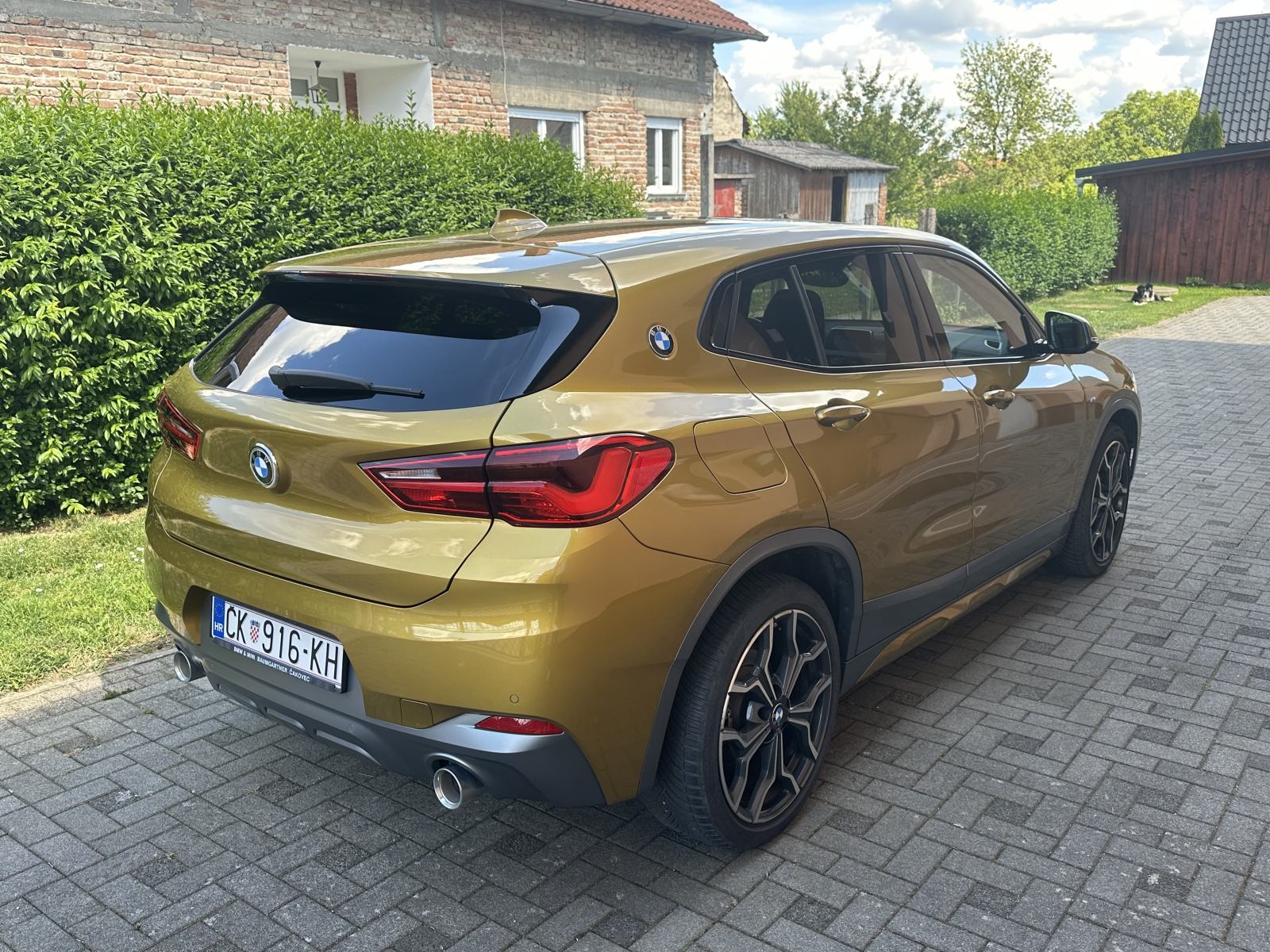 BMW X2 sDrive18d M PAKET, AUTOMATIK, PANORAMA, pogled izvana - slika 4