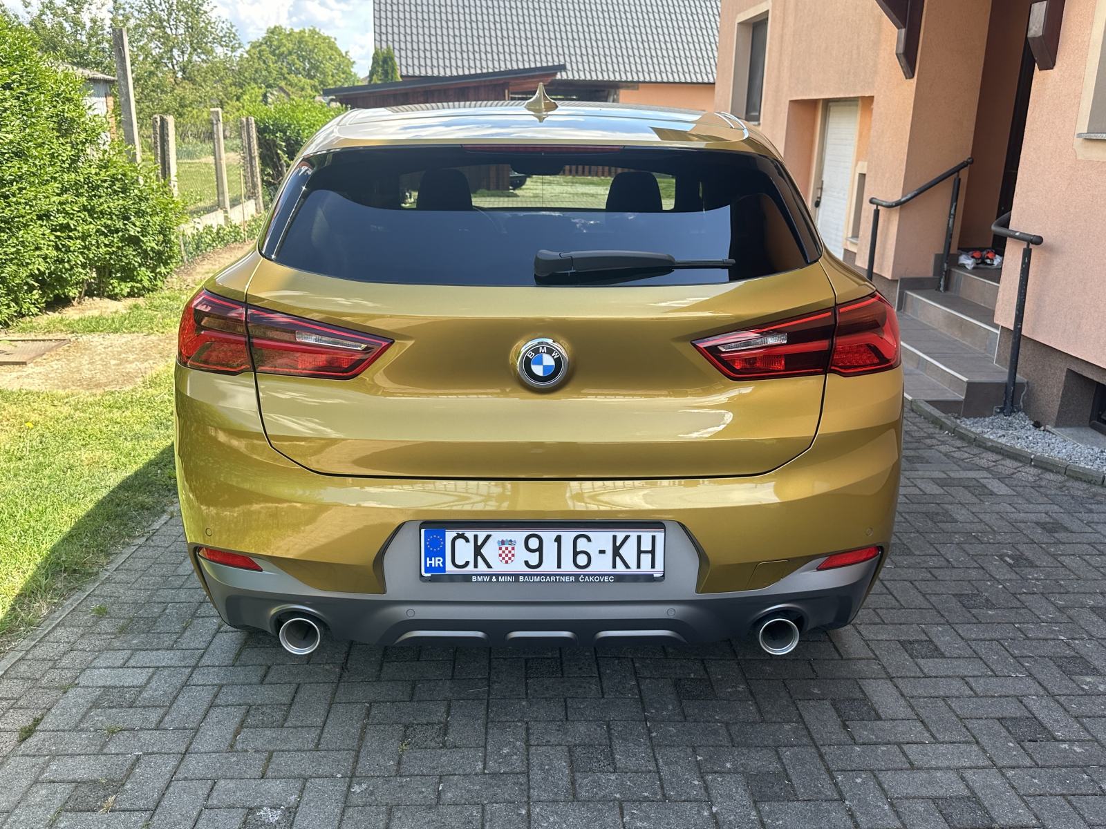 BMW X2 sDrive18d M PAKET, AUTOMATIK, PANORAMA, pogled izvana - slika 5