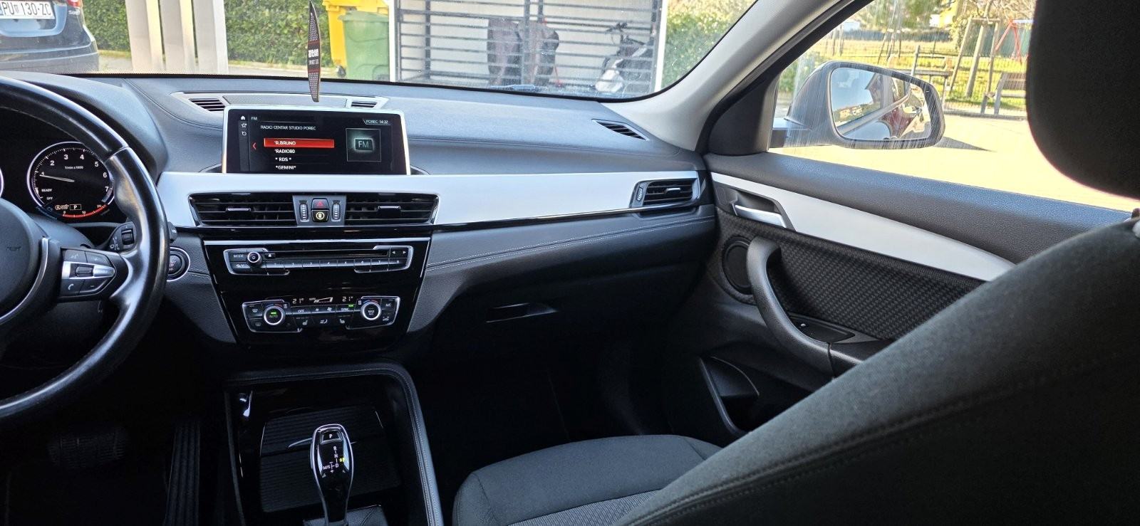 BMW X2 sDrive18i M automatik, fotografija 13