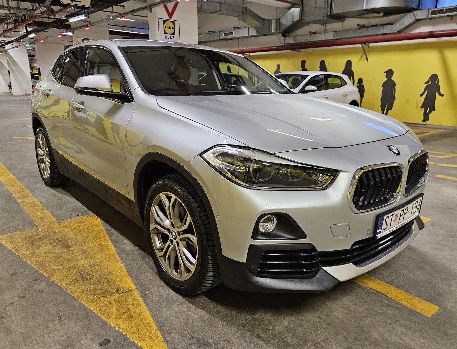 BMW X2 xDRIVE18d X-LINE • AUTOMATIK 8G • 4x4 • KAO NOVO • JAMSTVO, fotografija 7