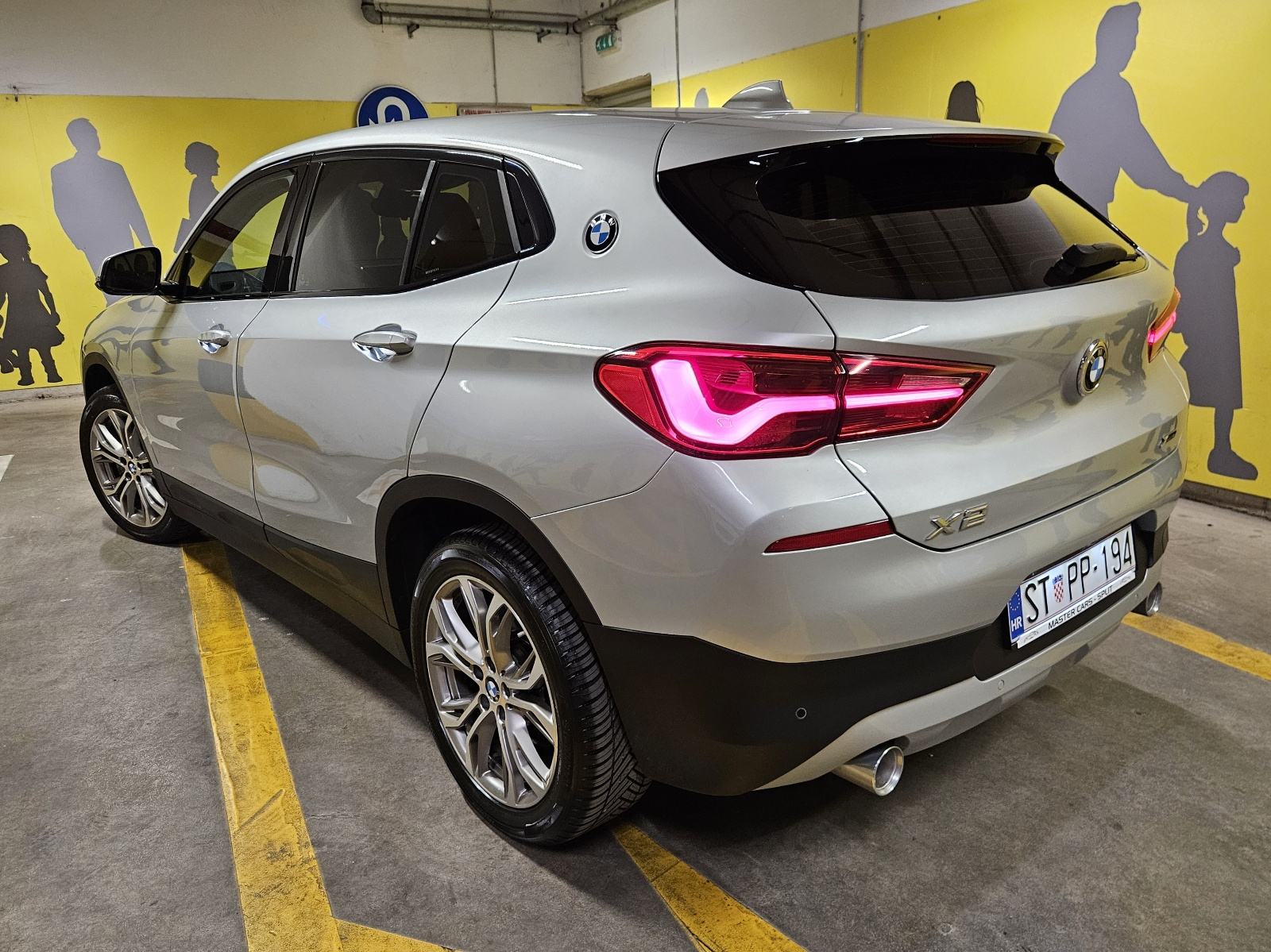 BMW X2 xDRIVE18d X-LINE • AUTOMATIK 8G • 4x4 • KAO NOVO • JAMSTVO, fotografija 4