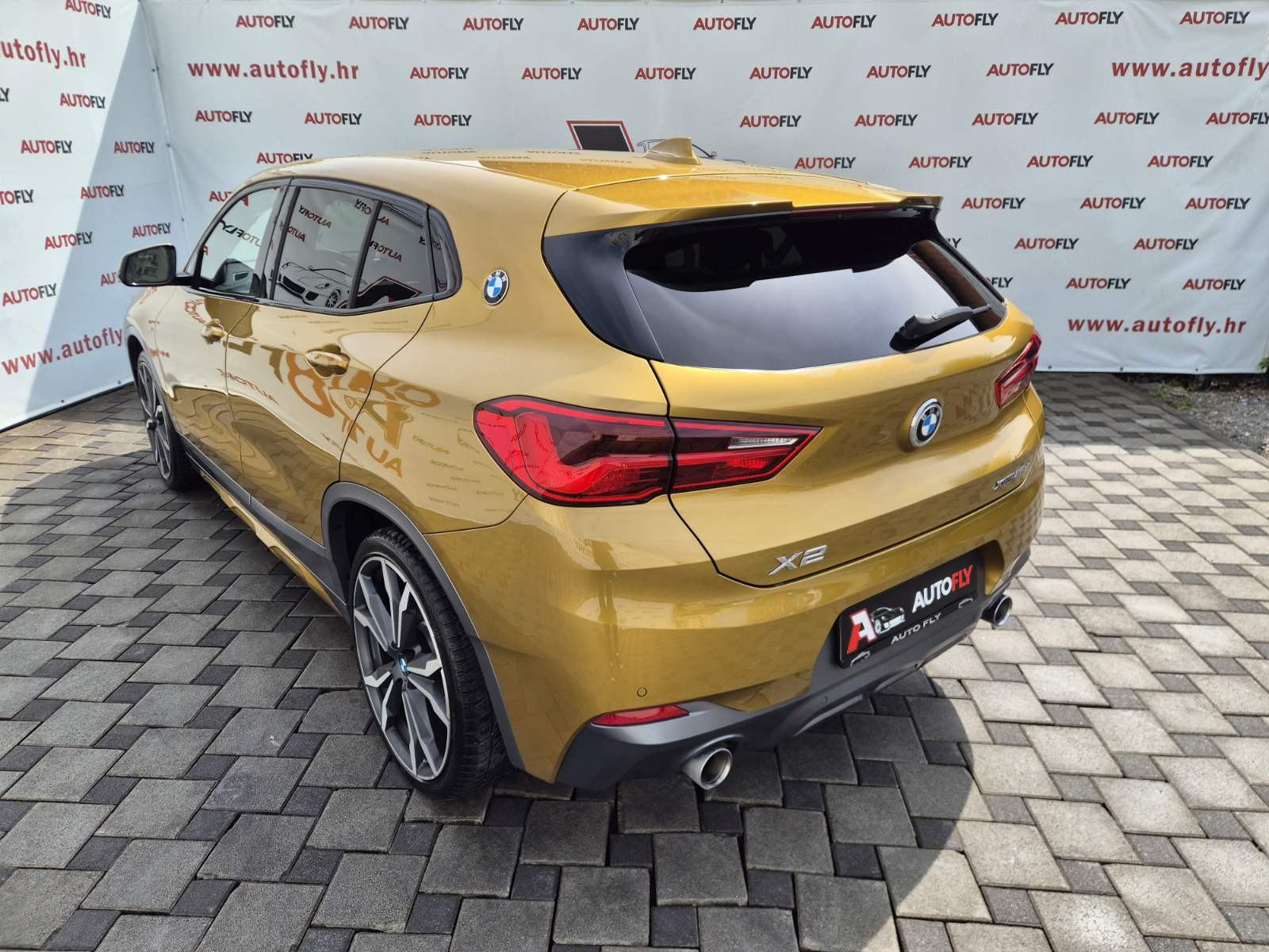 BMW X2 xDrive25d M-Paket, Led, Navigacija, Head UP, Kamera, 19", fotografija 6
