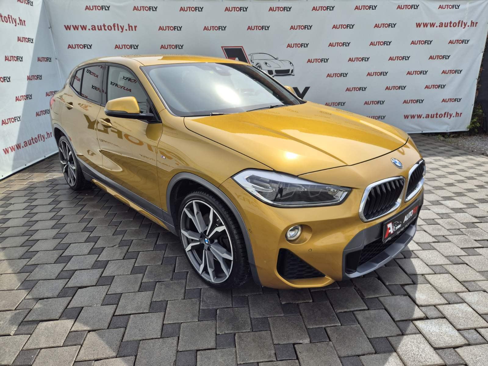 BMW X2 xDrive25d M-Paket, Led, Navigacija, Head UP, Kamera, 19", fotografija 9
