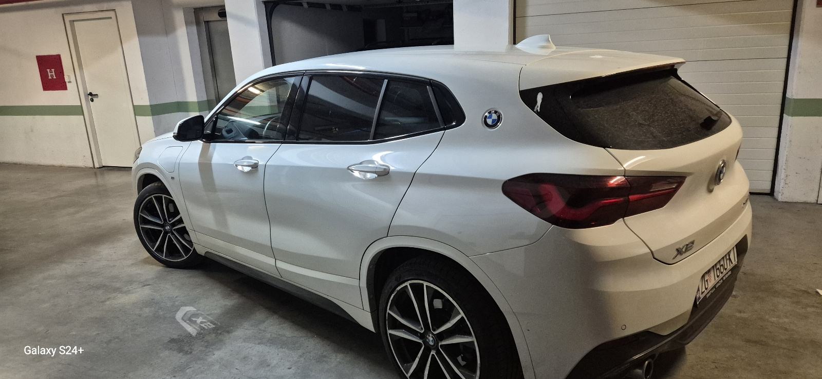 BMW X2 xDrive25e M Sport full, koža, fotografija 3