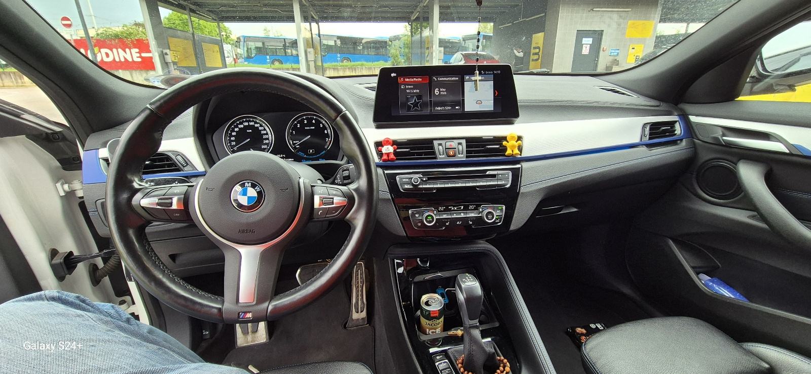 BMW X2 xDrive25e M Sport full, koža, fotografija 11