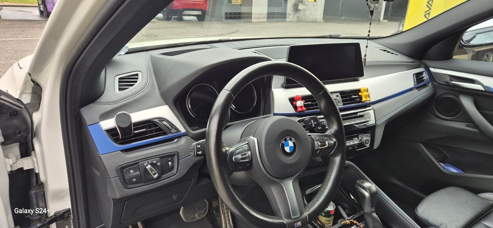BMW X2 xDrive25e M Sport full, koža, fotografija 12