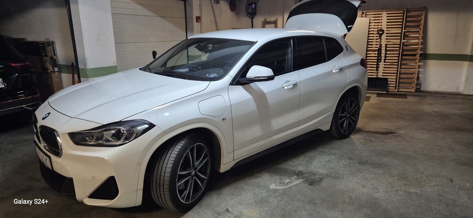 BMW X2 xDrive25e M Sport full, koža, fotografija 2
