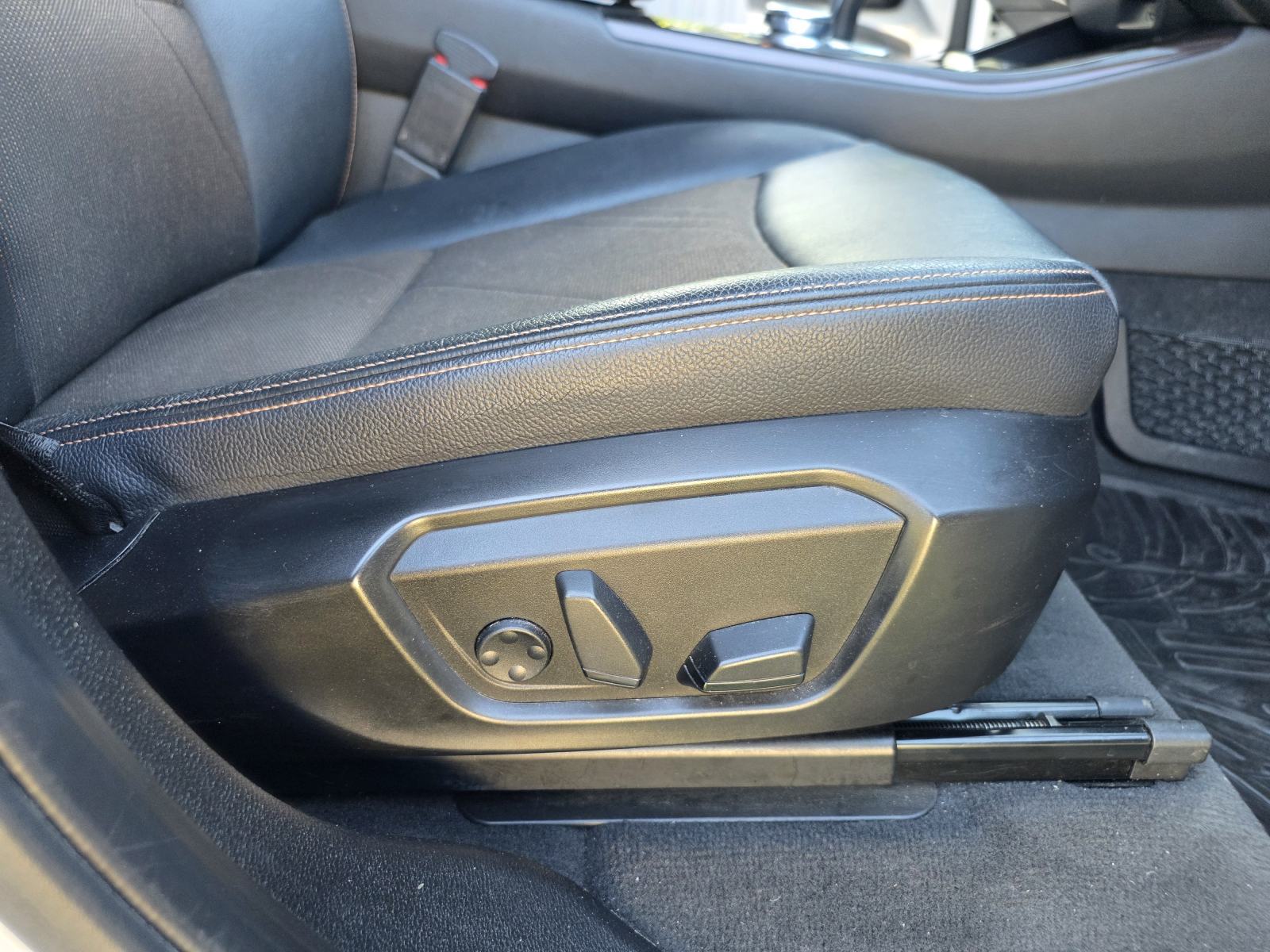 BMW X3 2.0d x-drive, X-LINE, aut-8 brzina, ODLIČAN, fotografija 14